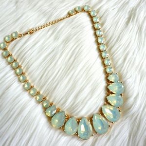 Mint green necklace. Super cute!